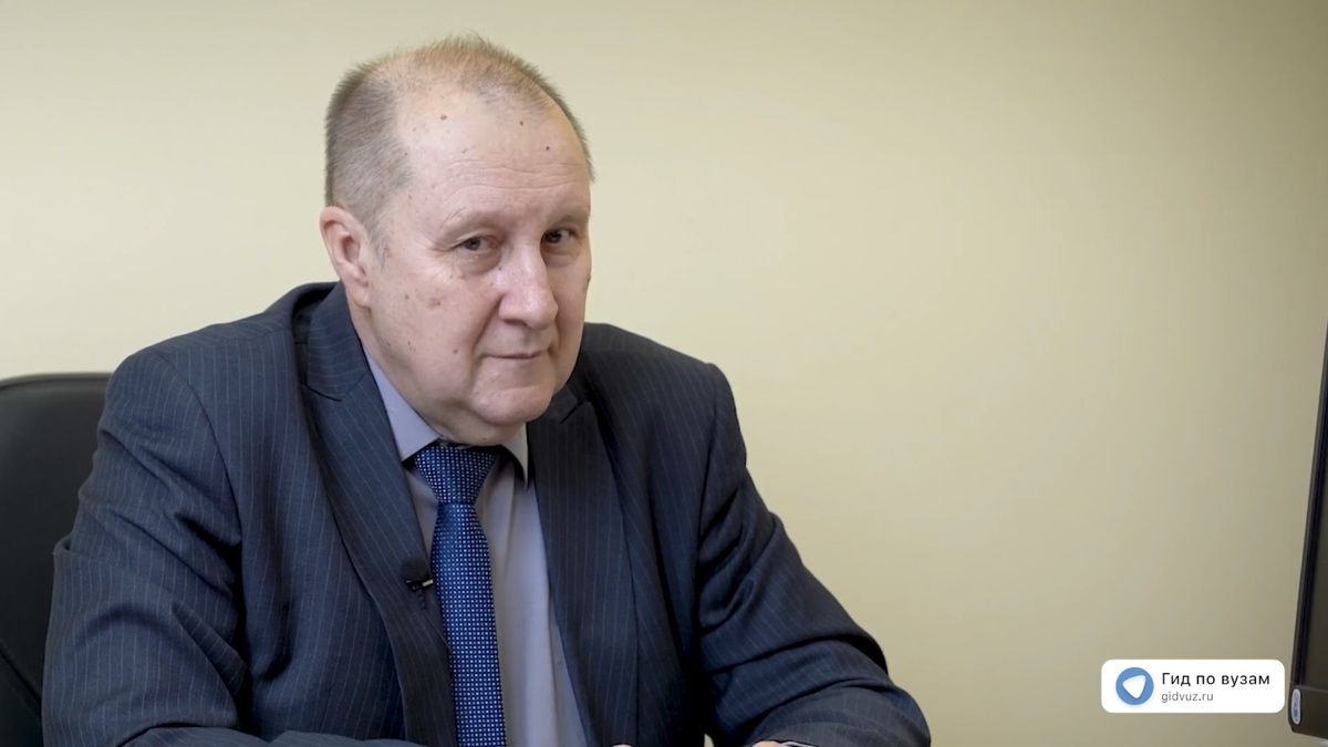 Леонтьев Олег Валентинович – д.м.н., директор института психоанализа и психологии Университета при МПА ЕврАзЭС. СМИ «Гид по вузам».