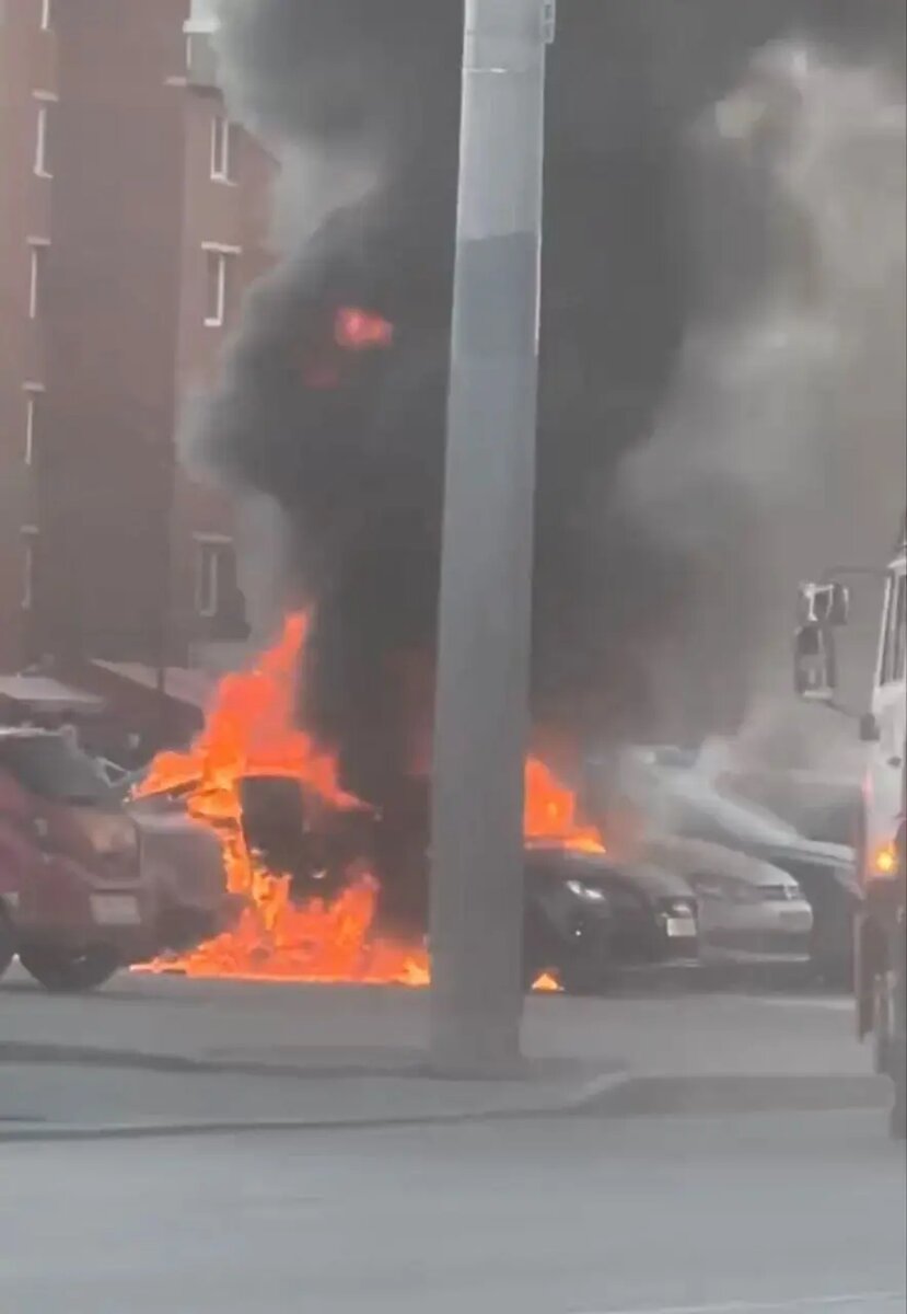    Фото: скриншот видео из Telegram-канала «Мегаполис | ДТП и ЧП | Санкт-Петербург | Питер»