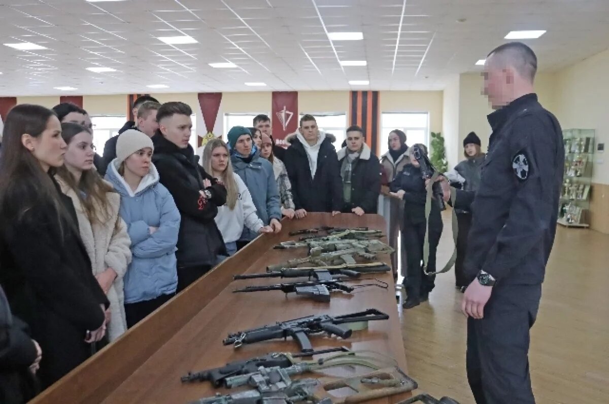    Студенты Хабаровска познакомились с героями ОМОН Росгвардии