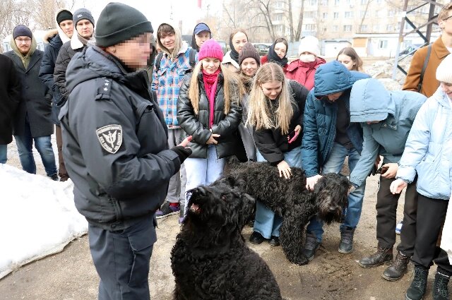    Росгвардия и студенты Фото: Росгвардия по Хабаровскому краю