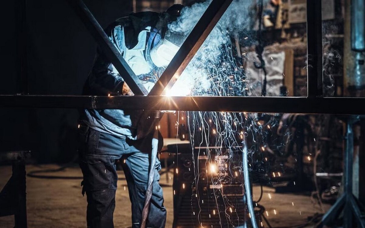    В Самарской области набирает обороты корпоративный конфликт вокруг завода «Продмаш» Фото – ru.freepik.com