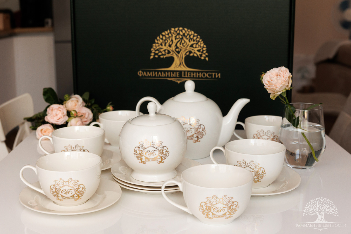 Чайный сервиз "Aristo" с золотой печатью