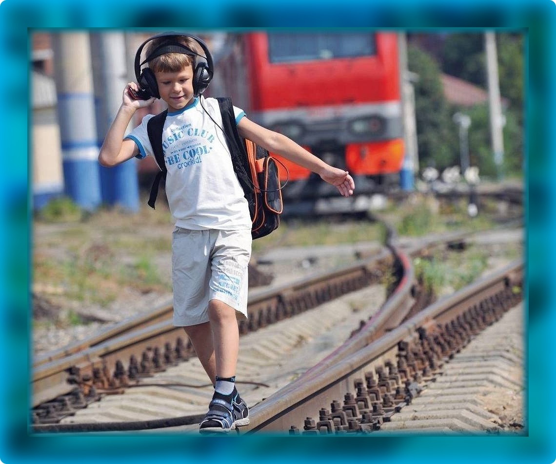 Железная дорога для мальчишек, словно в мышеловке сыр: манит магнитом, жалости не зная!