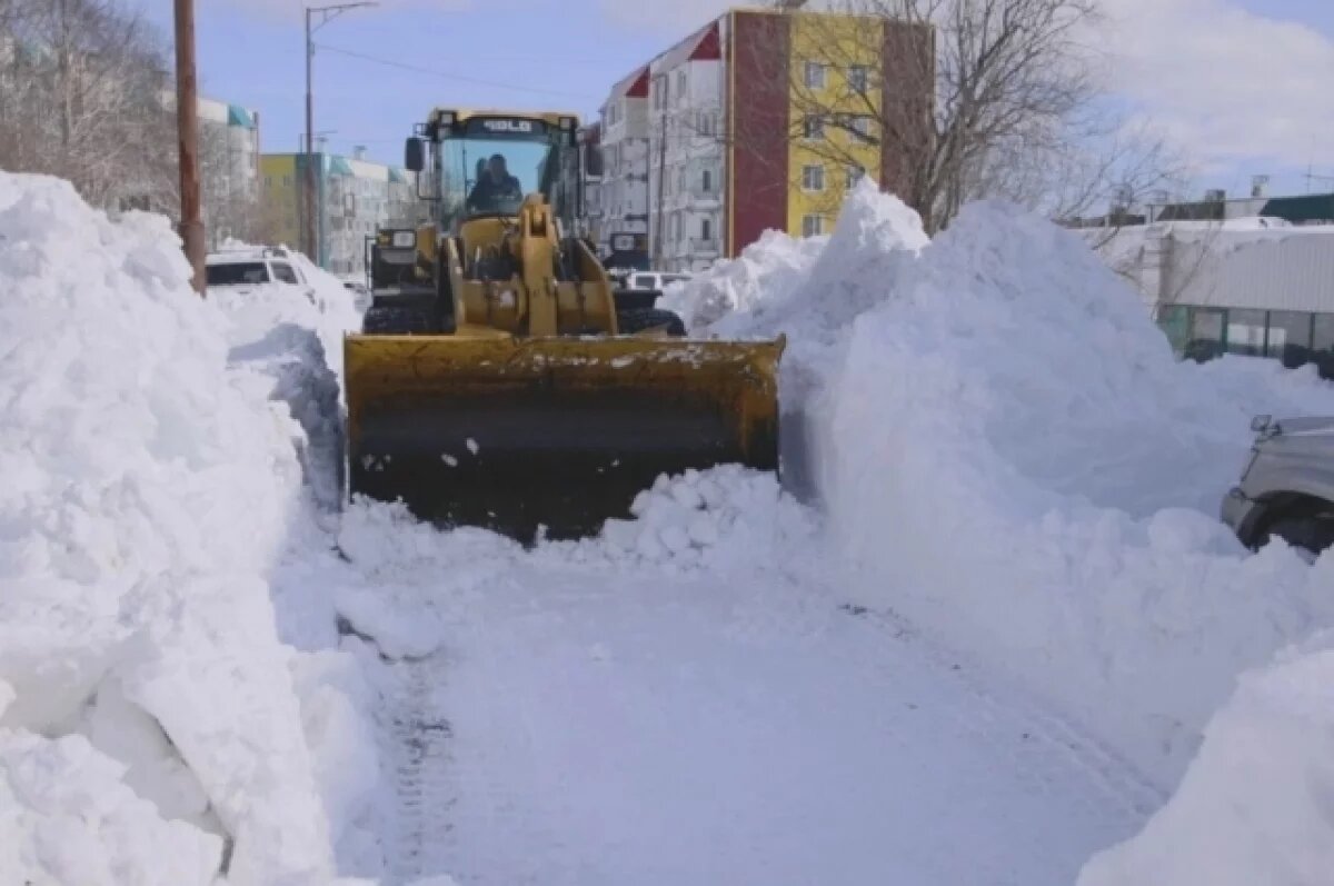    Чистить придомовые территории от снега на Камчатке обязаны УК