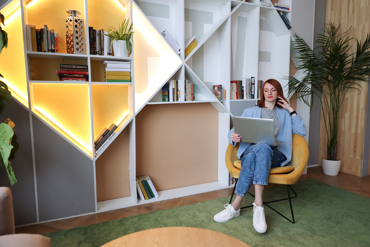 Успешный предприниматель в силах обойтись без посторонней помощи, чтобы разобраться со своим стрессом. Посещение психолога может только снять симптомы и загнать проблему внутрь. Приходилось слышать, как после психологических курсов предприниматели совсем забрасывали бизнес, виня его во всех своих бедах. Но не бизнес здесь всему виной...