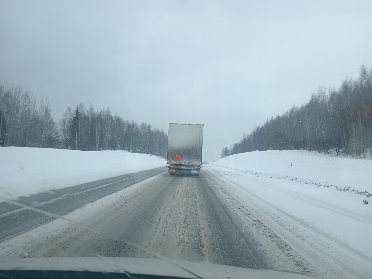 тут мы ехали воообще без встречных машин, но почему поняли позже.