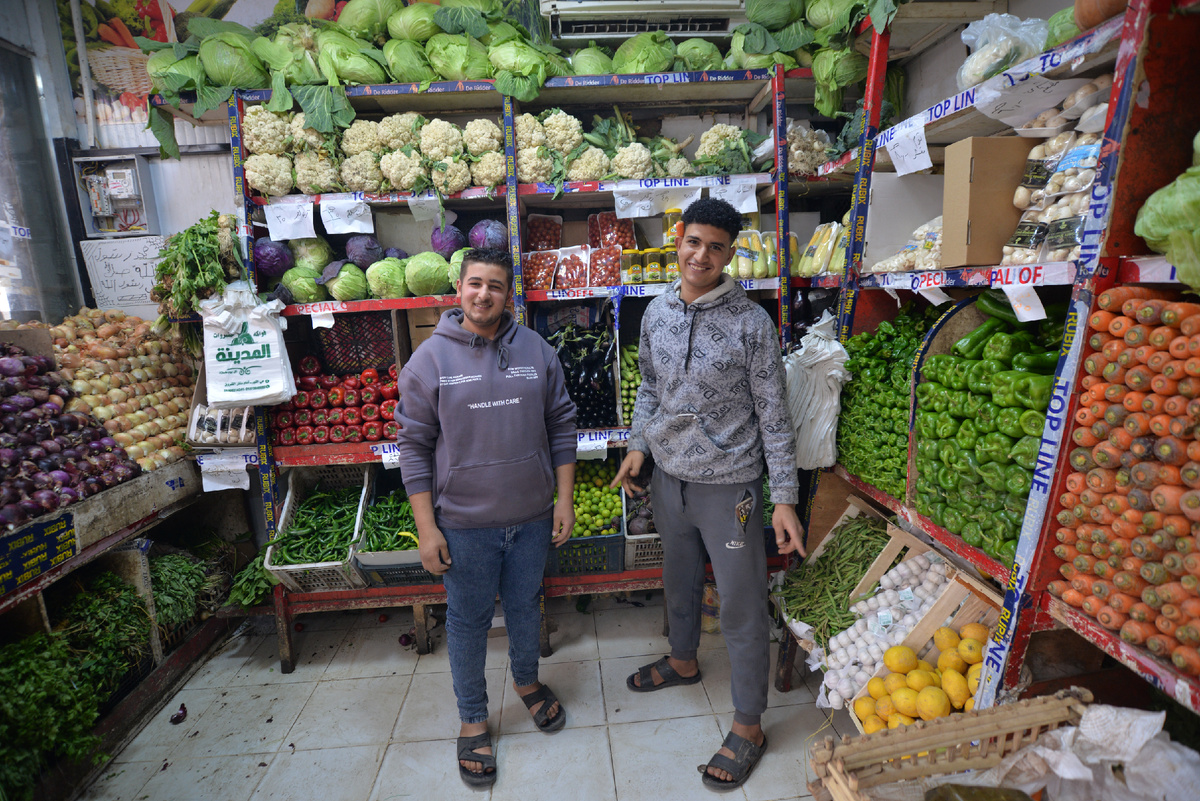 В местных магазинчиках-рынках