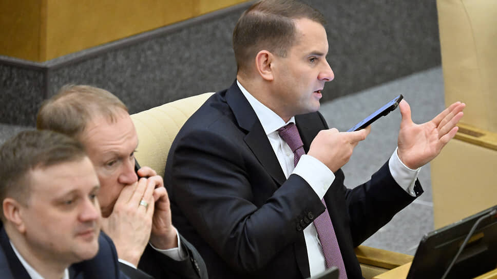 Ярослав Нилов, Андрей Луговой и Алексей Диденко.📷Фото: Дмитрий Духанин / Коммерсантъ