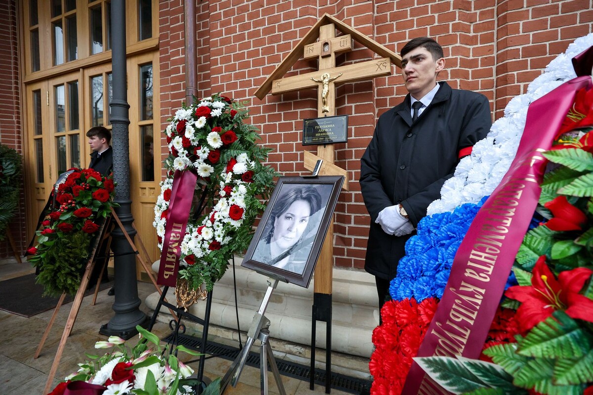   Прощание с актрисой Ларисой Голубкиной в Москве / Источник: © Софья Сандурская/ТАСС