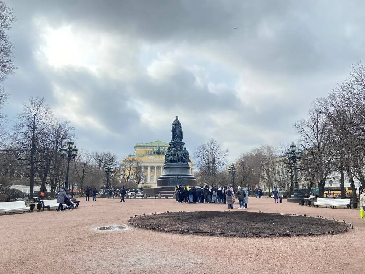    Екатерининский сквер. Фото: Мойка78.