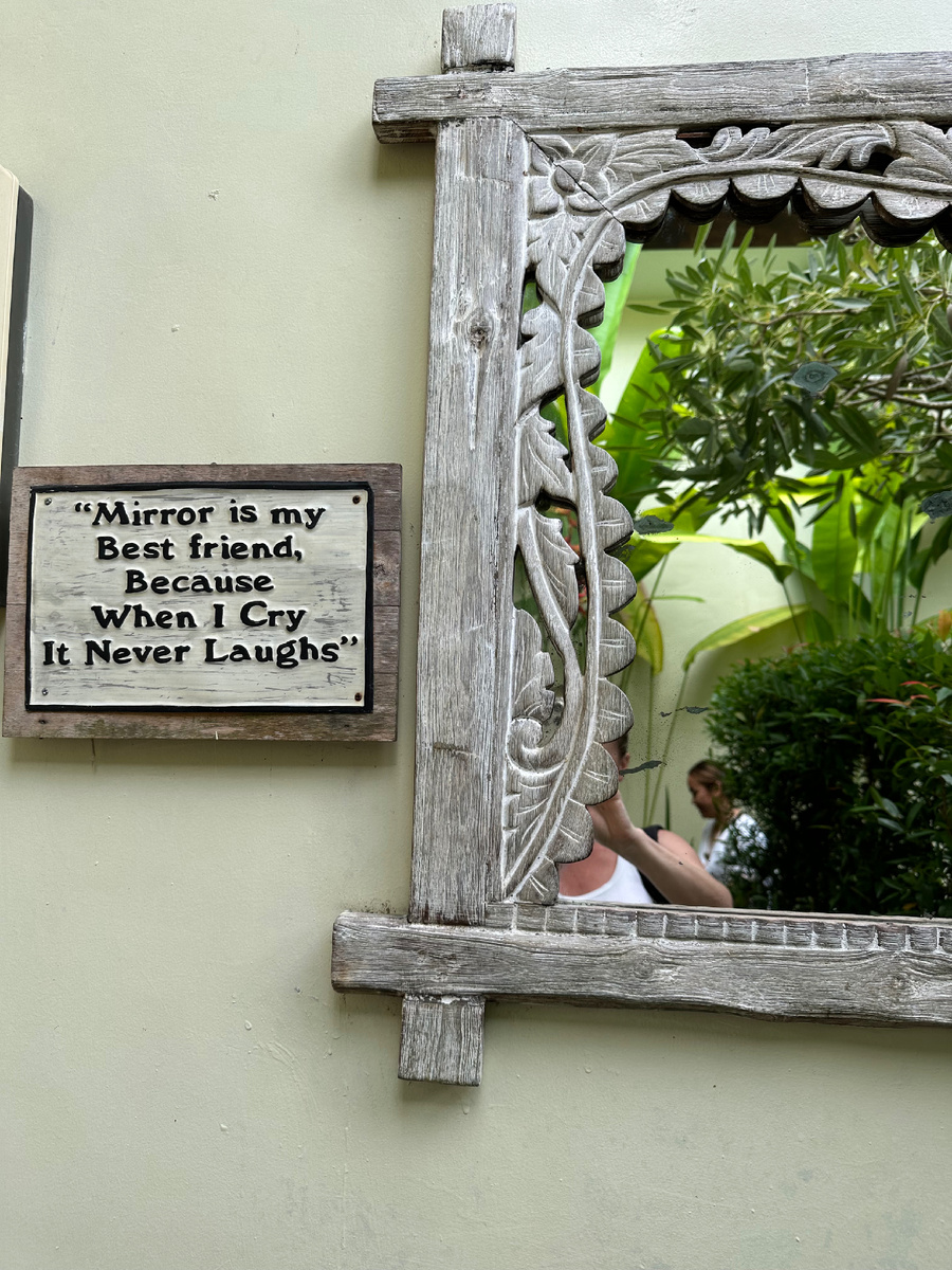 Классная надпись в спа-салоне в Убуде, Бали, Индонезия 💚