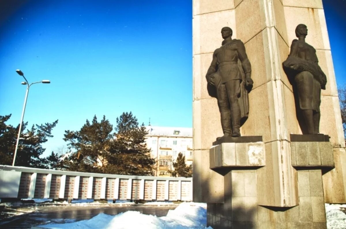    Омский мэр лично прокомментировал ситуацию с памятниками на Бульваре Победы