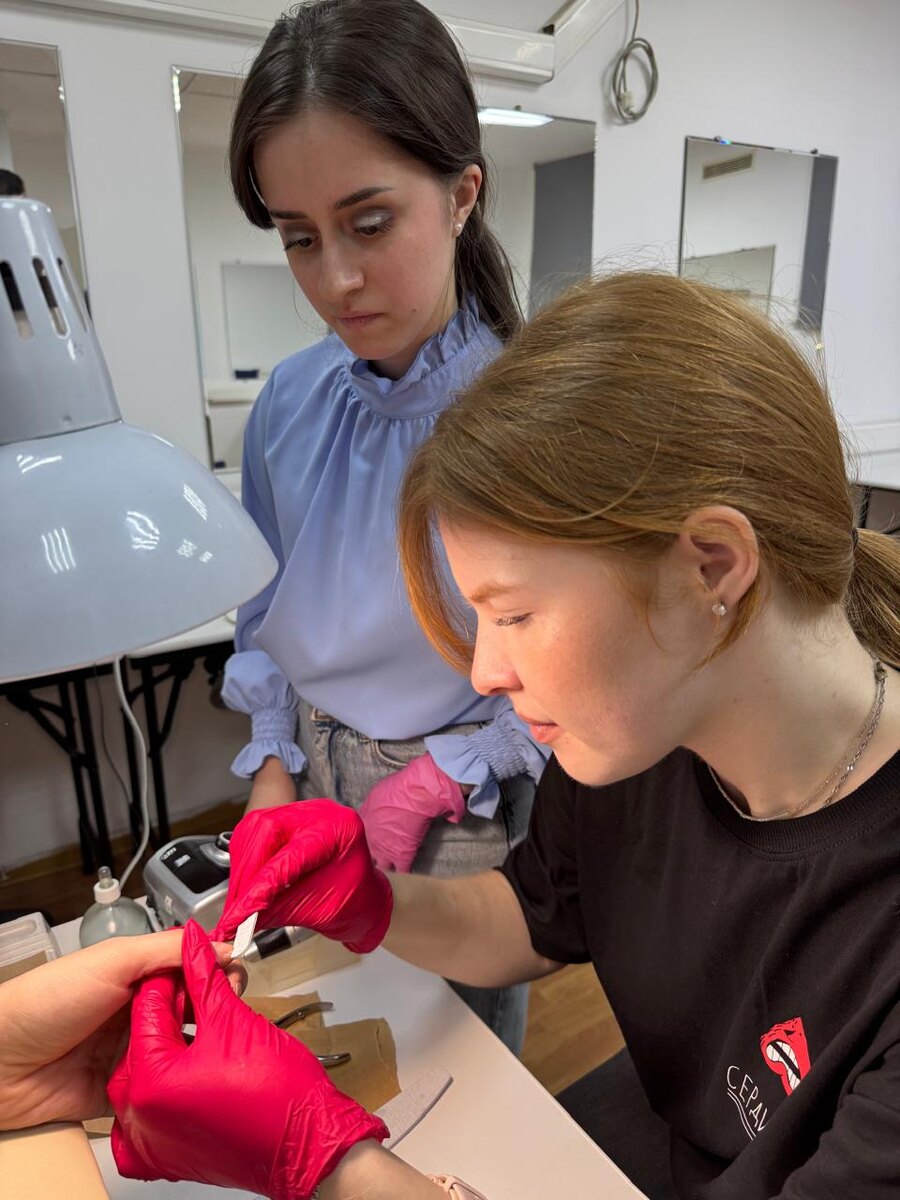 Практика на занятиях Академии Красоты