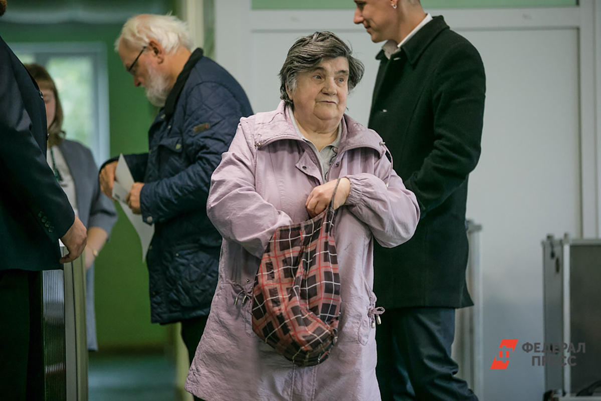 Социальные карты для пенсионеров предложили сделать федеральными.  Фото: Фото: ФедералПресс / Евгений Поторочин