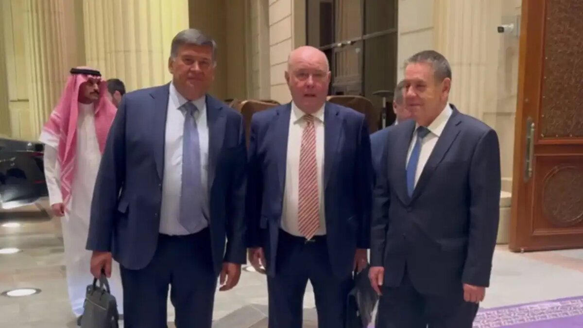    Переговоры между Украиной и США.