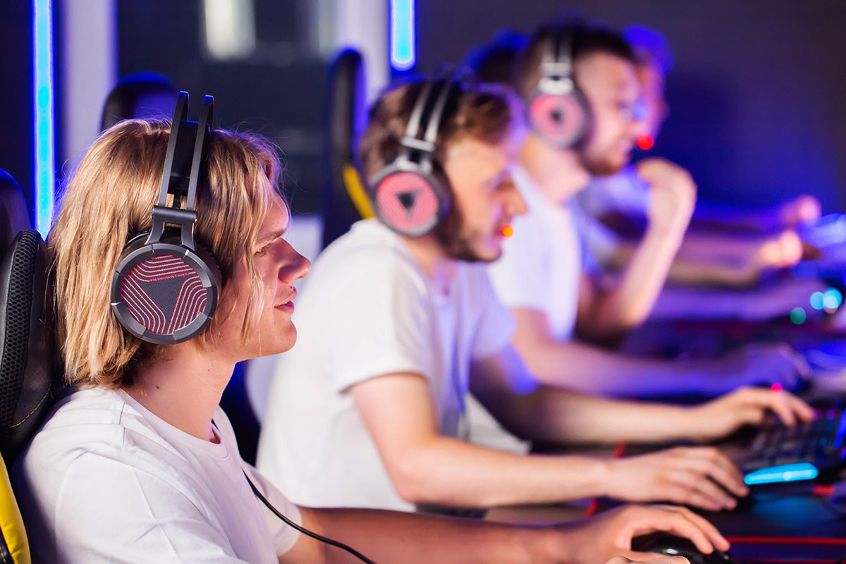 Киберспорт — не единственный источник дохода для геймеров. Источник: Shutterstock📷
