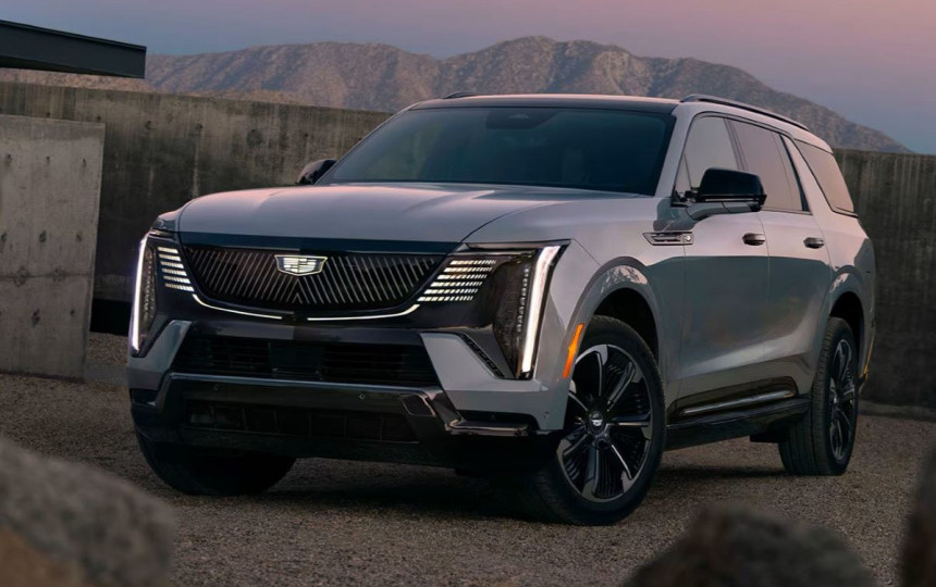 Cadillac Escalade IQL: Удлиненный электрический Escalade дебютировал с впечатляющим запасом хода и простором.