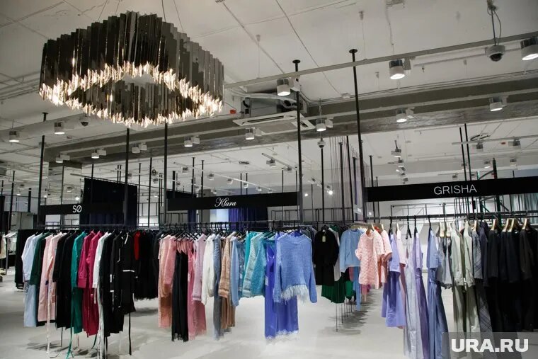 Автор проекта уверена, что масс-маркет для создания идеального образа не подходит. Фото: Александр Мамаев © URA.RU