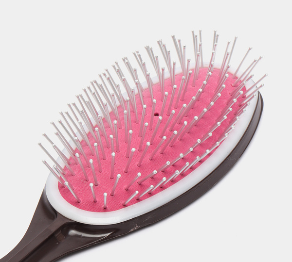 Виды расчесок и их применение: как выбрать под свой тип волос