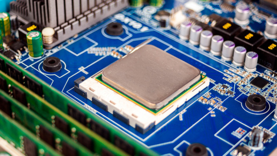    Процессор "Эльбрус-Next" для российской игровой консоли планируют создать к 2026 году – "Коммерсантъ" ©daniiD / Shutterstock / Fotodom