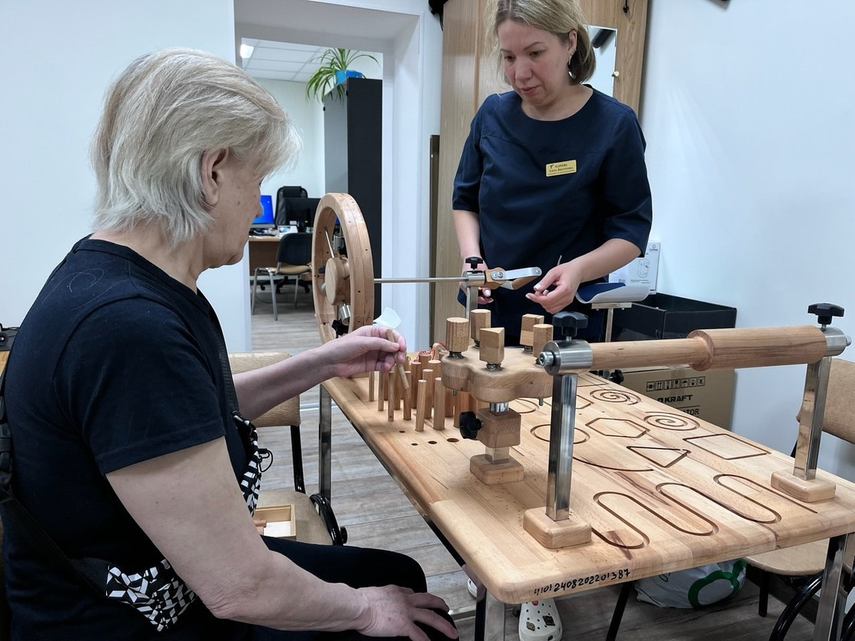 Эрготерапевты применяют разнообразные методы в своей практике, основываясь
на индивидуальном подходе к каждому пациенту | Фото предоставлено лечебно-
реабилитационным центром «Градостроитель»