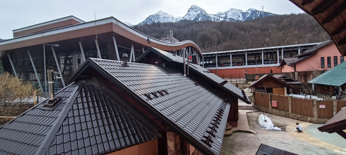 Вид на ж/д станцию "Роза-Хутор"