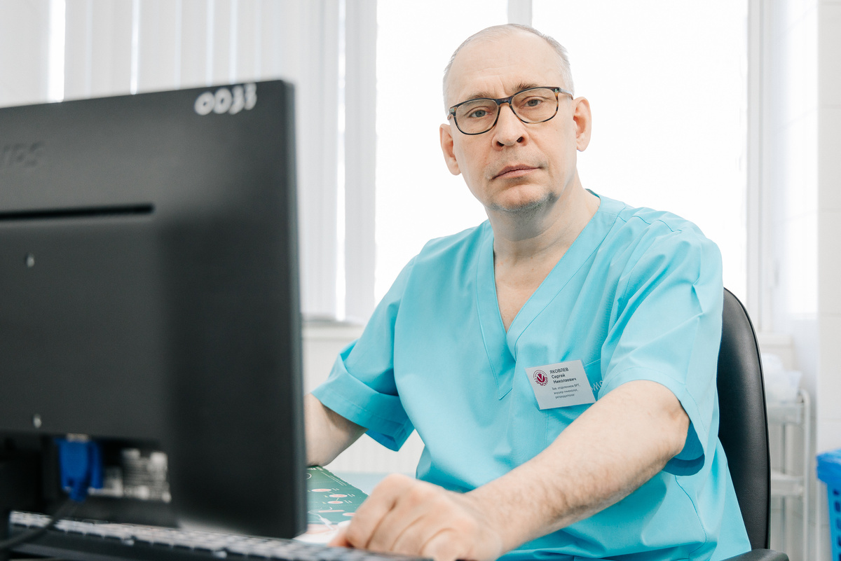 Сергей Николаевич Яковлев, заведующий отделением ВРТ, акушер-гинеколог, репродуктолог высшей категории, опыт работы более 38 лет.