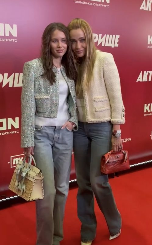    Аврора Киба с матерью, фото: Woman.ru