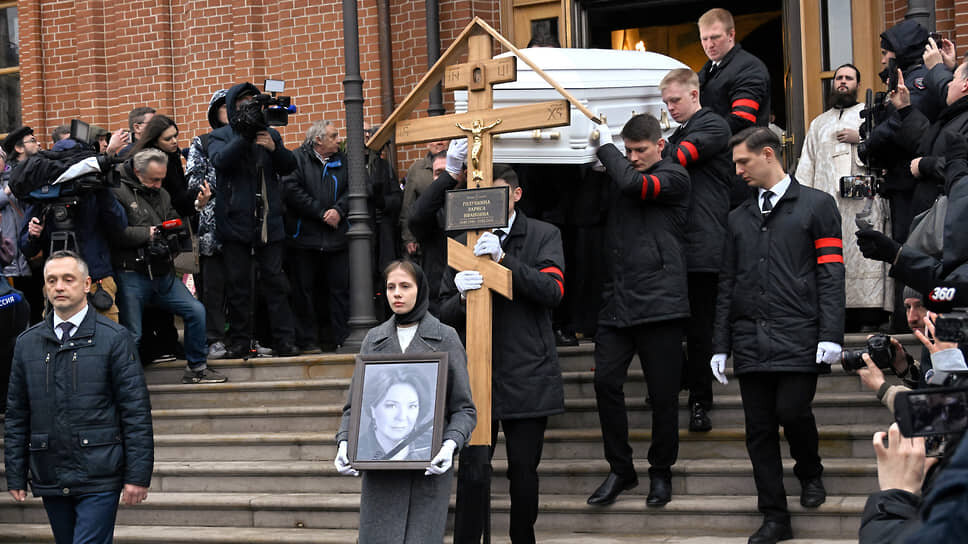 Церемония прощания с актрисой Ларисой Голубкиной.📷Фото: Анатолий Жданов / Коммерсантъ