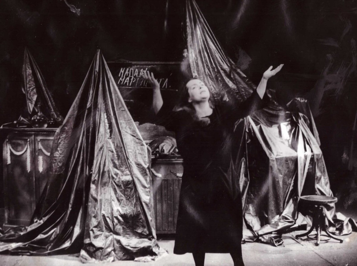 Сцена из спектакля "Мадам Маргарита". Фото Ю. Белинского 