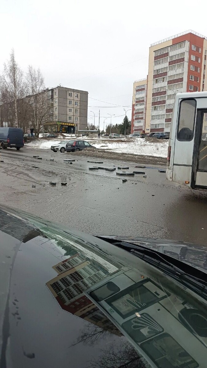     Источник: ДТП Петрозаводска и Карелии / vk