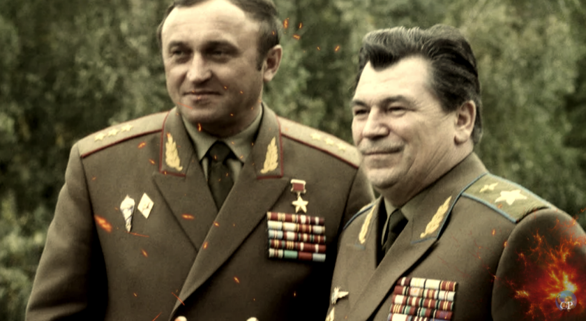 Генерал Грачёв рядом со своим предшественником по должности