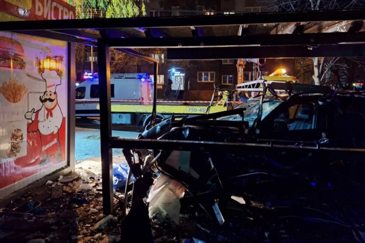    Суд рассмотрит уголовное дело водителя, въехавшего в остановку на Киевской