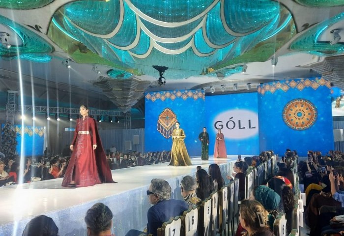 Показ коллекции от Gólli, 17 марта, 2025 г., Ашхабад, Туркменистан (Фото: ТНР)