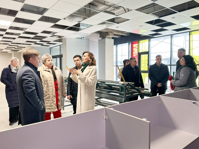 Комиссия администрации и Думы округа ведёт обсуждение рабочих моментов завершающей фазы ремонта ДК «Мечта»