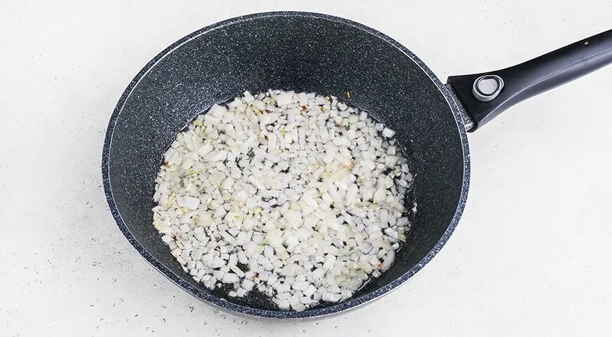   Гречка с сосисками на сковороде (gastronom.ru)