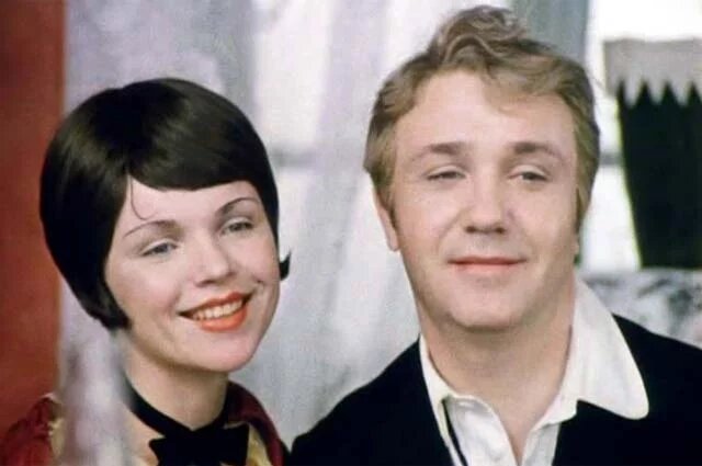    Сколько лет героям фильма «Не может быть»?