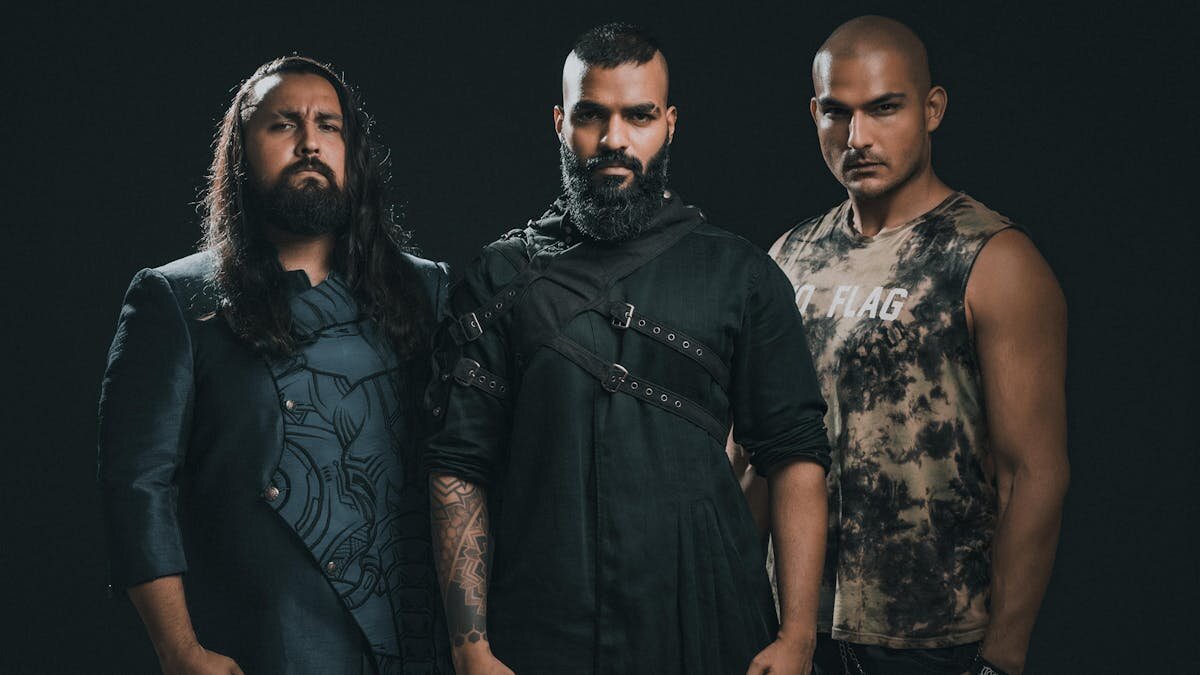 Источник: https://images.kerrangcdn.com/images/Bloodywood-Promo-2025.jpg?auto=compress&fit=max&w=1200