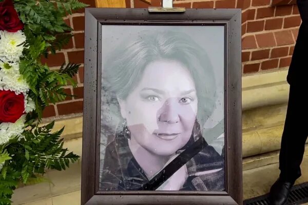    Похороны Ларисы Голубкиной. Фото: СтарХит