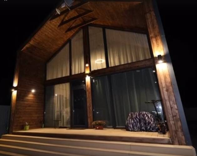 Пластиковые окна для барнхауса (видео)