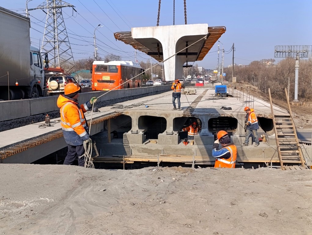    Капитальный ремонт путепровода у Мызинского моста планируется завершить в декабре 2026 года