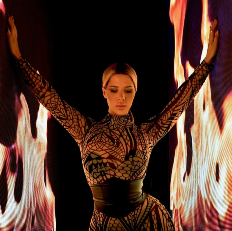 Влада Мирави.