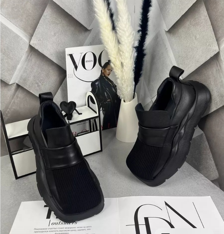 248167801  Лоферы с квадратным мысом.