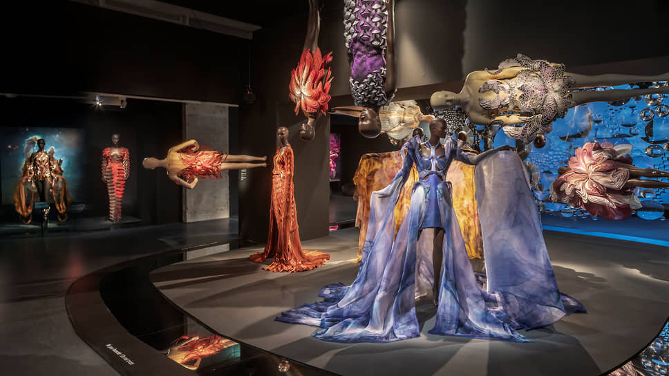 Фото: irisvanherpen.com