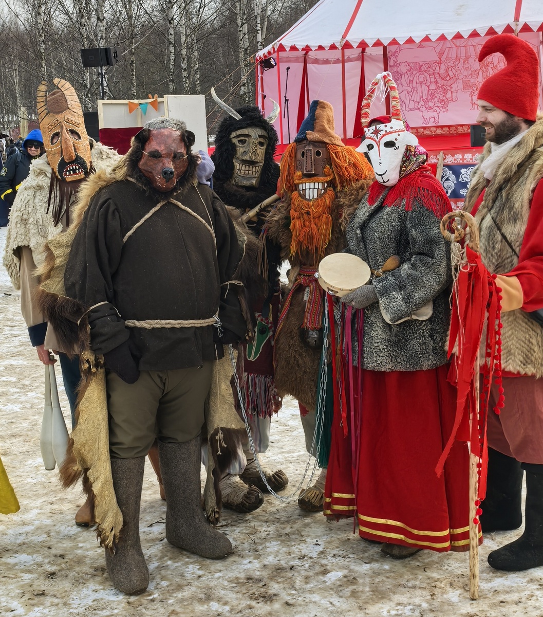 Скоморохи на празднике Петра Великого в парке «Митино»