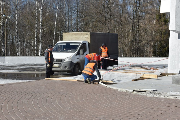    В парке Победы начали ремонтировать мемориальную зону