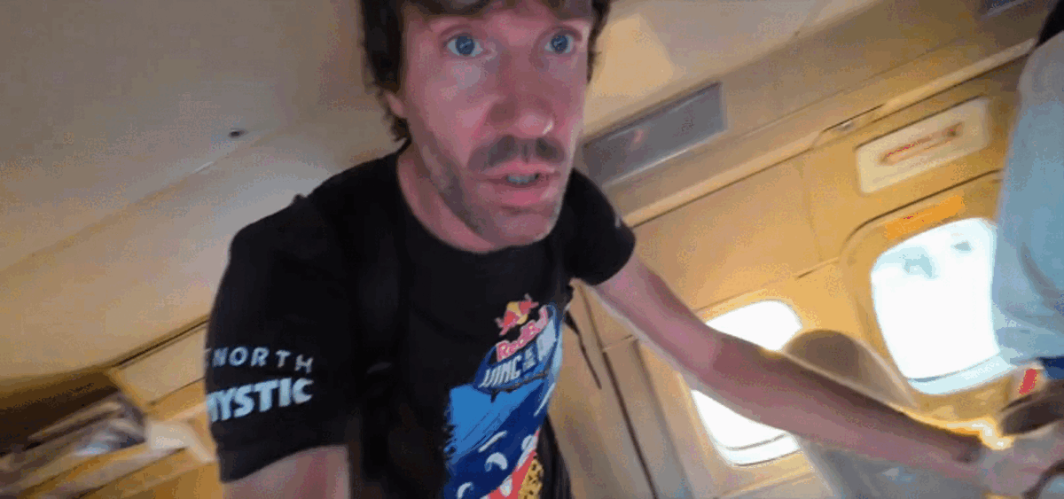 Багаж занял два места