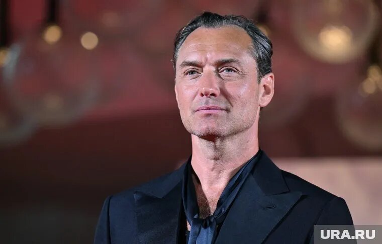 Пользователь Игорь Борисов написал, что актер похож на Путина по прическе, ушам и носу. Фото: Ettore Ferrari / Keystone Press Agency / Global Look Press