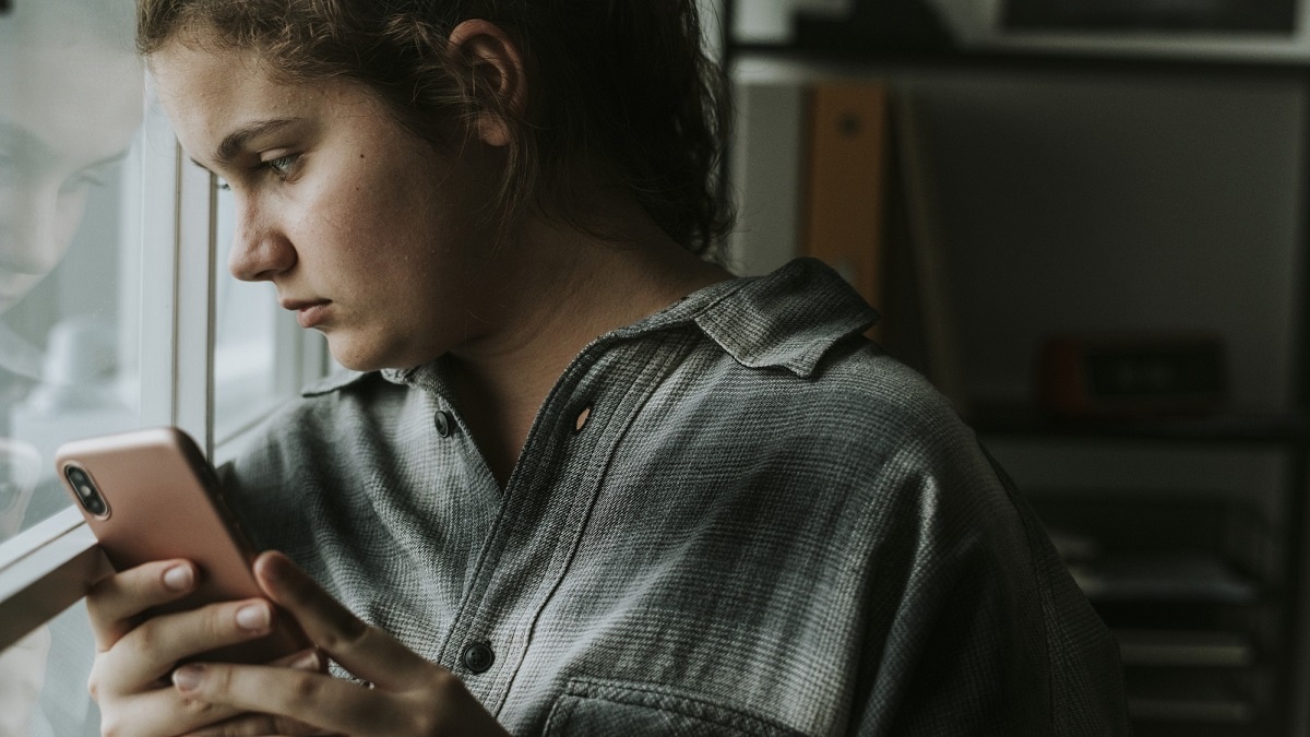    Специалисты рассказали, какие фотографии нельзя хранить в телефоне. Фото: Freepik