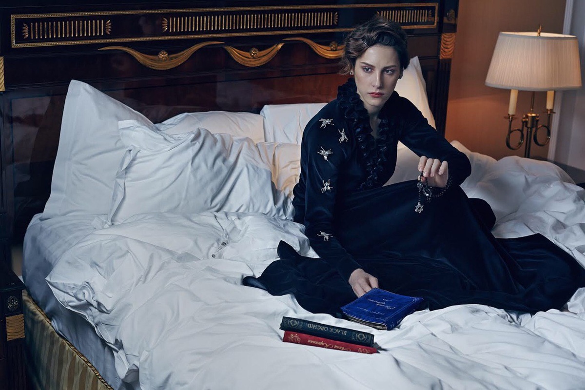 На фотографии представлены премиальные клатчи ручной работы бренда Golubka